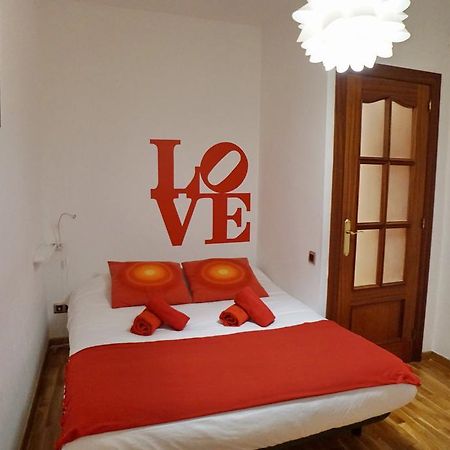 Barcelona4Seasons - Miro Appartement Buitenkant foto