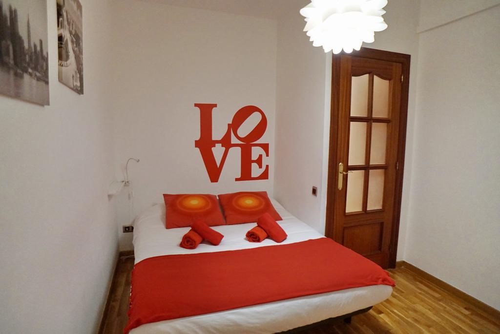Barcelona4Seasons - Miro Appartement Buitenkant foto