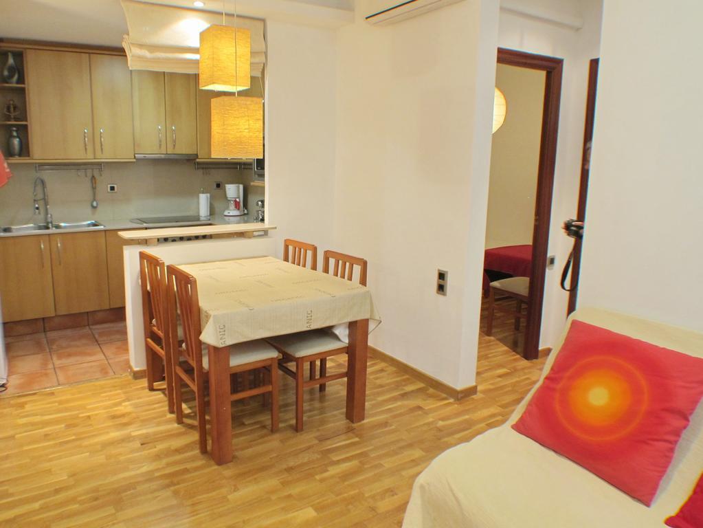 Barcelona4Seasons - Miro Appartement Buitenkant foto